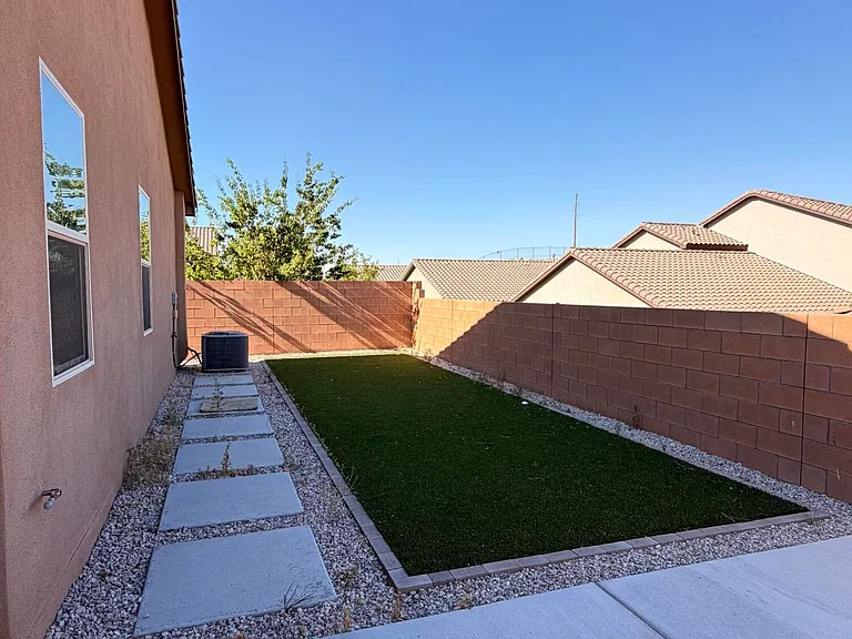2031 Duke City St SE — Photo 18