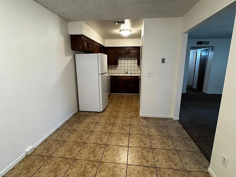 4313 N Emerson Ave #103 — Photo 6