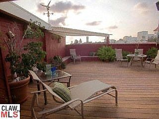 Rooftop deck