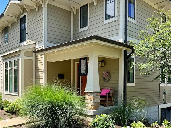 1303 Childress Ave, Saint Louis, MO 63139