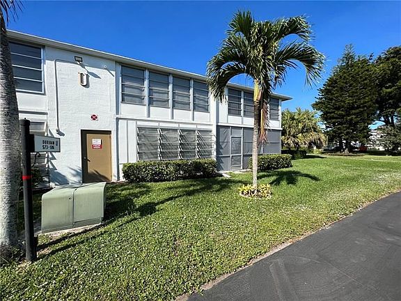 3rd image of 589 Durham Cir #U-589