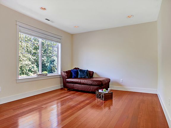 3rd image of 2133 248th Pl SE