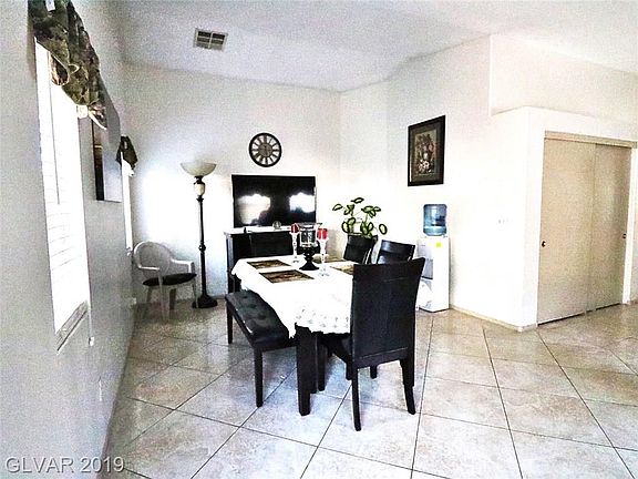 4th image of 2740 Echo Springs St