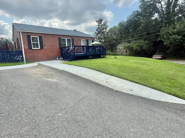 2712 James Dr #2, Alexandria, VA 22303