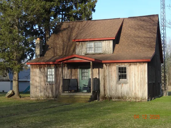 640 S Oak Ave, White Cloud, MI 49349