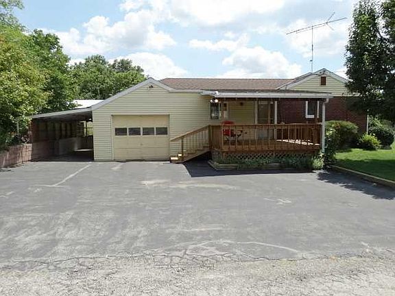 3rd image of 2202 Raymond Ave