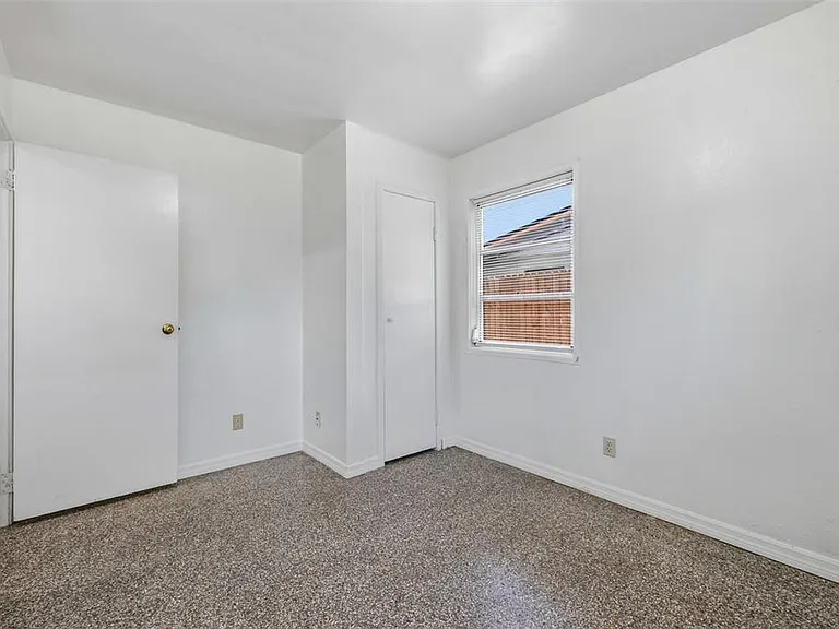 6802 Larmon St — Photo 11
