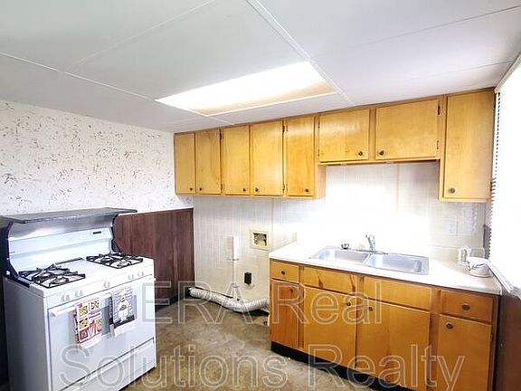 2nd image of 1973 Westfield Dr S