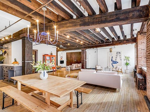3rd image of 131 Prince St APT 4F