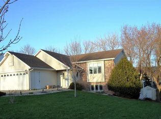 121 Mathew Ct, Eagle Lake, MN 56024