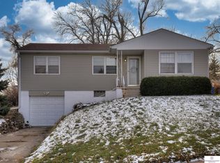 3651 Ernst St, Omaha, NE 68112