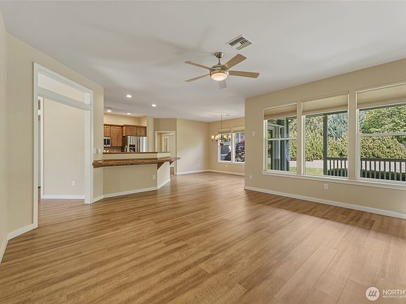 5th image of 807 SE Covey Court