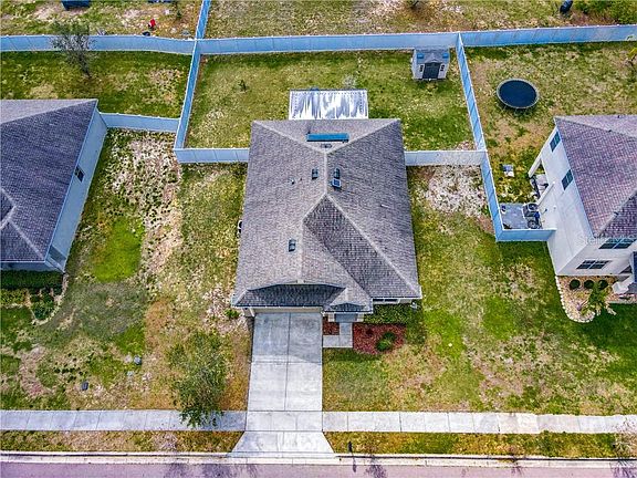 3rd image of 346 Highland Meadows Ave