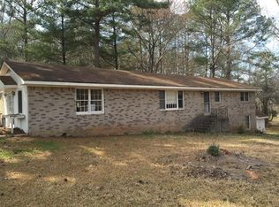 65 Willow Dr, Social Circle, GA 30025