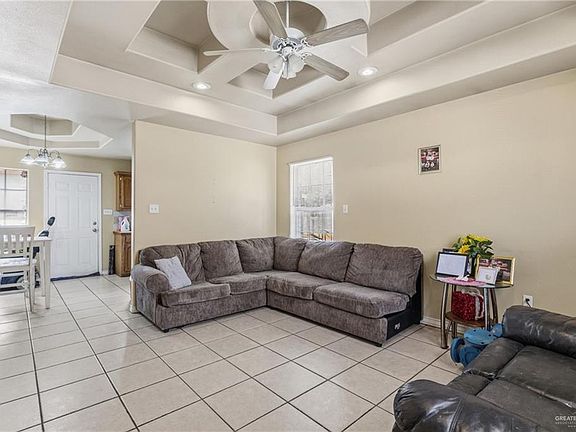 5th image of 205 W Amy Dr