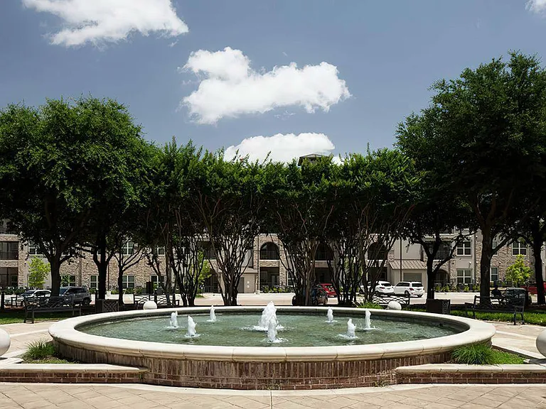 Elegant Senior Living Apartments in Plano