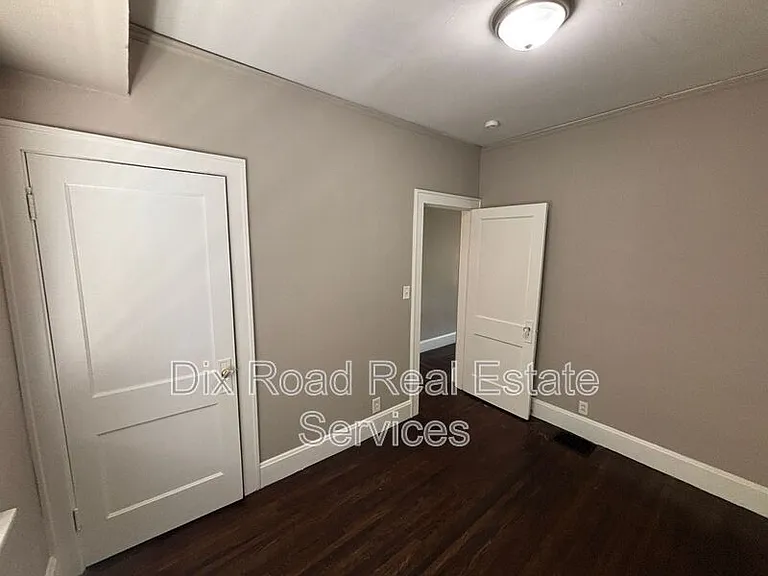 3701 Iona Ave — Photo 17