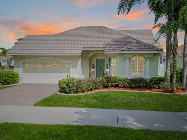 668 SW Lake Charles Circle, Port St Lucie, FL 34986