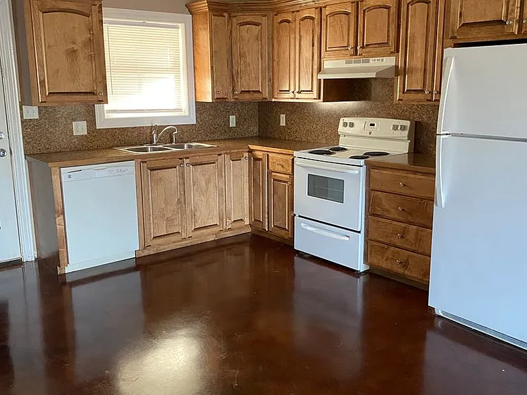 914 Live Oak St — Photo 2