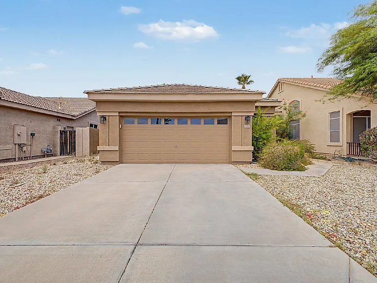 6932 W Blackhawk Dr — Photo 2