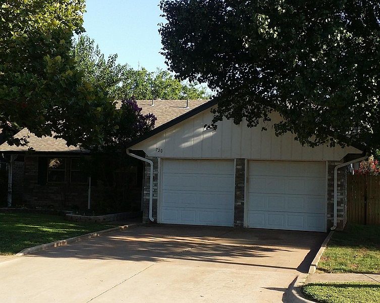 1st image of 720 W Linden Dr