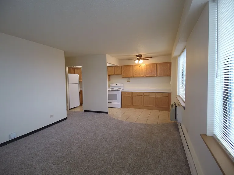 2233 N Summit Ave — Photo 43