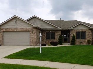 1220 Springbrook Ct, Crown Point, IN 46307