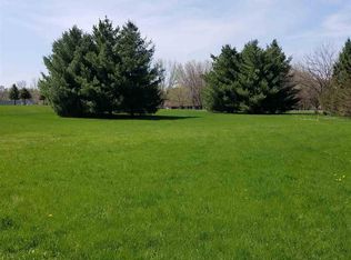 5977 N Cl Myers Dr, Byron, IL 61010