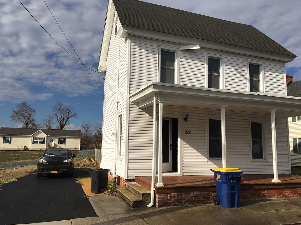 1st image of 209 S Market St