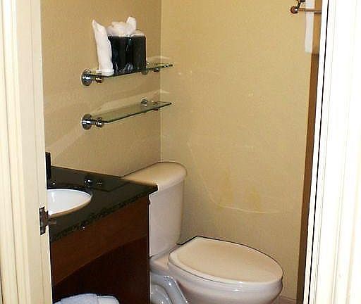5th image of 600 Atlantic Ave #304