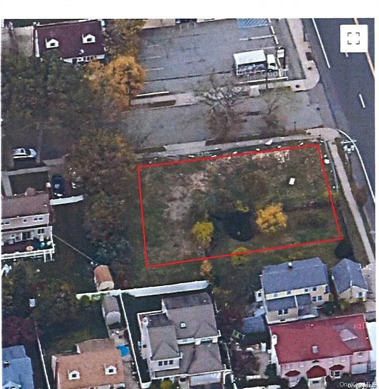 847 Willis Avenue photo 1