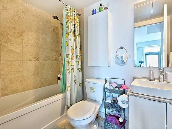 3rd image of 14 York St #802