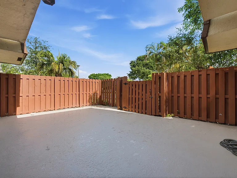 2695 Albatross Rd N #100 — Photo 17