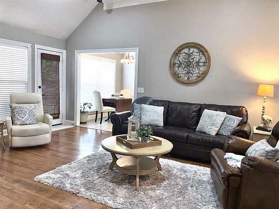 4th image of 203 Wildberry Ct