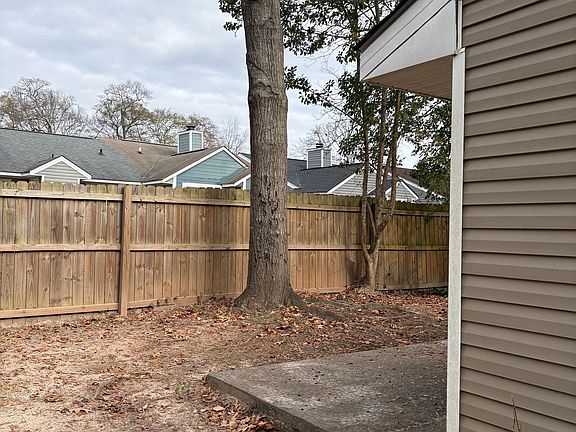 3rd image of 225 Somerset Dr #225SOMERSET