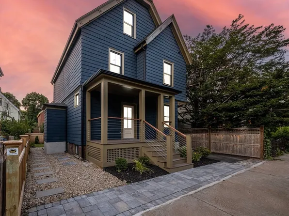 11 Edge Hill St, Jamaica Plain, MA 02130