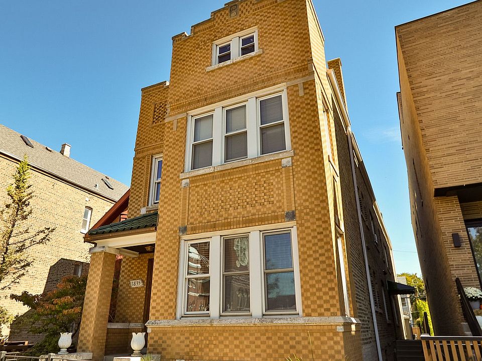 1st image of 1835 N Hermitage Ave APT 2F