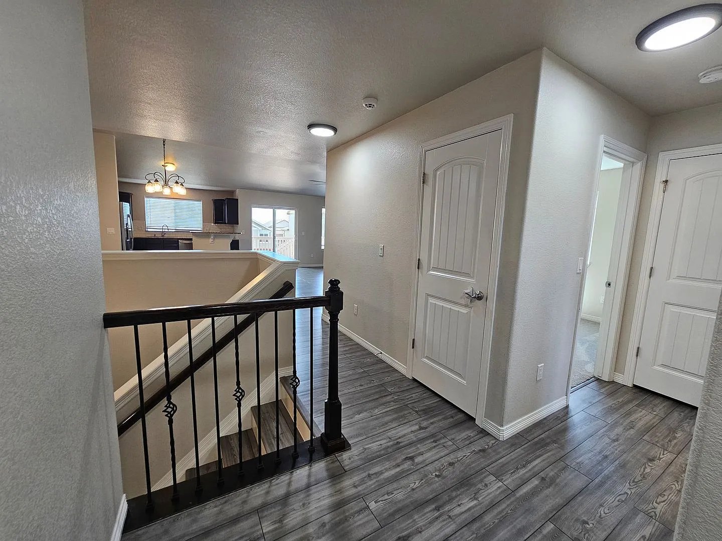Spacious 5-Bedroom Home in Meridian Ranch 80831 — Photo 3