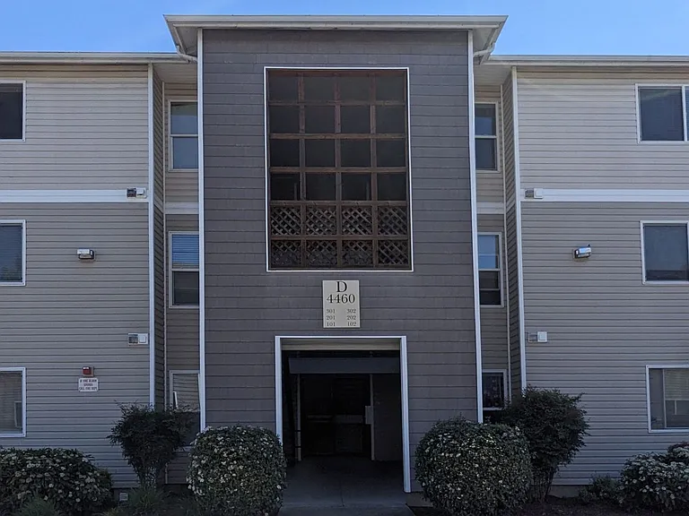 Wellesley Park Apartments — Photo 4