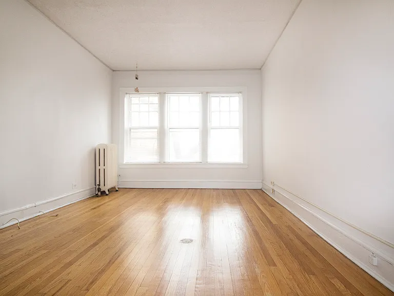 534 - Living Room