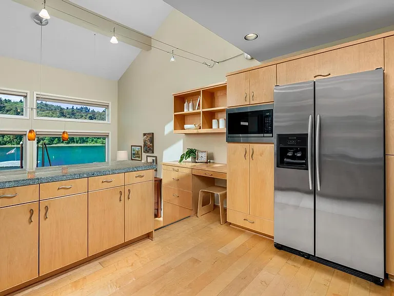 318 SE Spokane St #3 — Photo 12