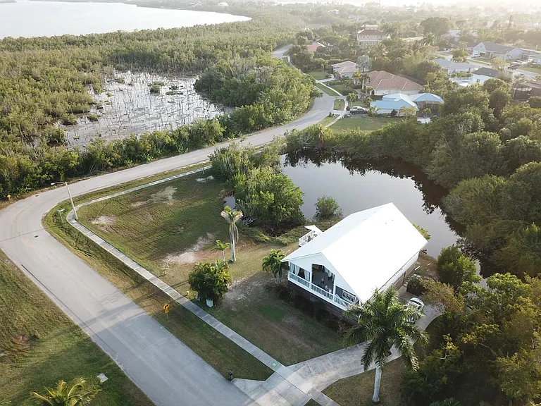 118 Balmoral Ct — Photo 35