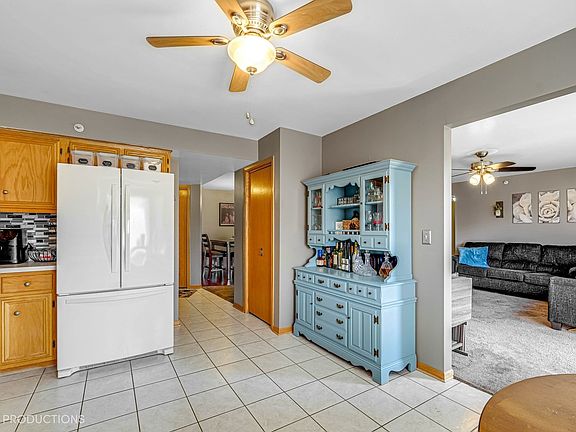 4th image of 9400 Melvina Ave APT 3SE
