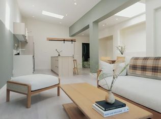 382 Powell St #46789, Vancouver, BC V6A 1G4
