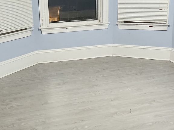 4th image of 503 Bolton St #2