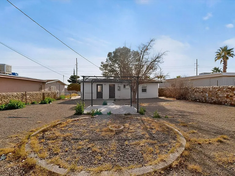 6203 Trowbridge Dr — Photo 35