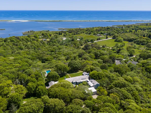 8 Snail Road, Chilmark, MA 02535