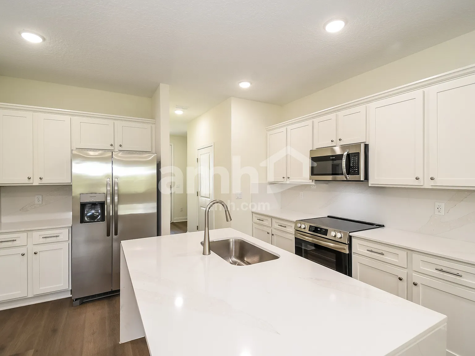3 bed, 2.5 bath, 1593 sqft, $2,115 — Photo 3