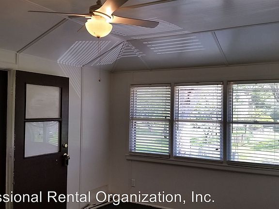 2nd image of 1034 Oak Ave