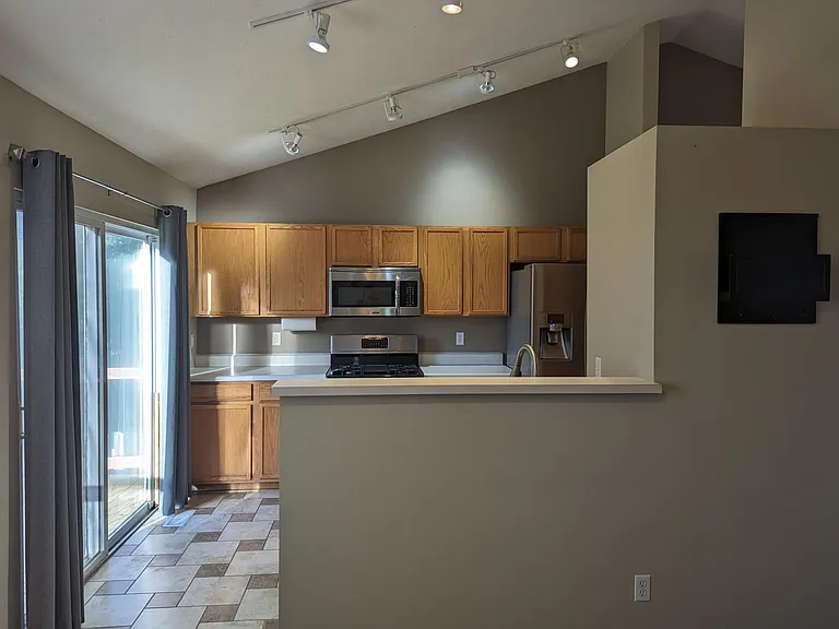 16509 Grant St — Photo 3